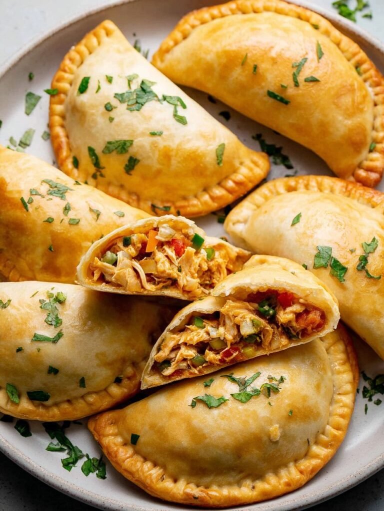 Hähnchen-gefüllte Empanadas für jeden Anlass genießen